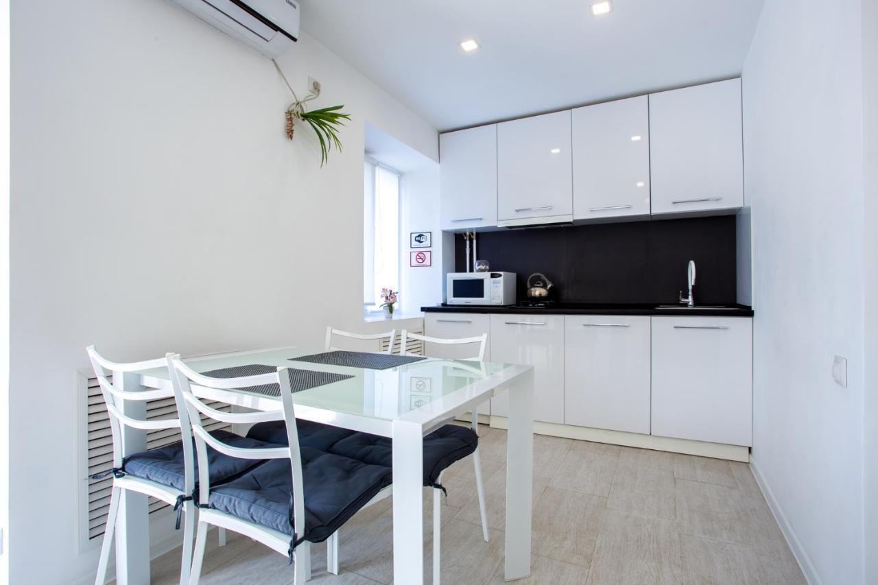 Apartment On Ushakova Cherson Exteriör bild